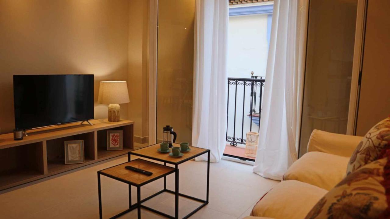 Marbella Center 3Br By Houselogy Apartment Luaran gambar